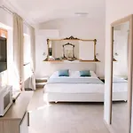 Casa Cavour بيت ضيافة 4*
