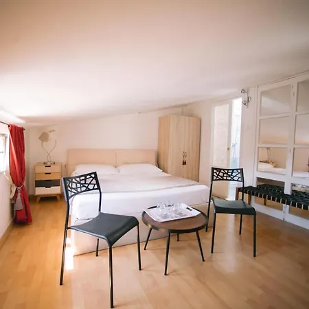 Guest house Casa Cavour Garda (Verona)
