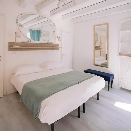 Casa Cavour Garda (Verona)