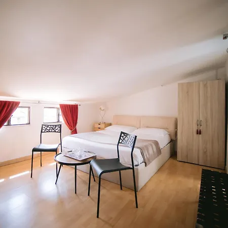 Guest house Casa Cavour Garda (Verona)