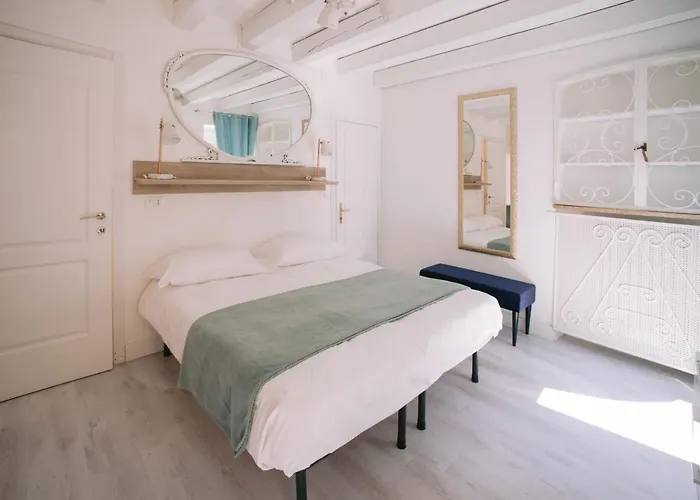 Casa Cavour Garda (Verona)