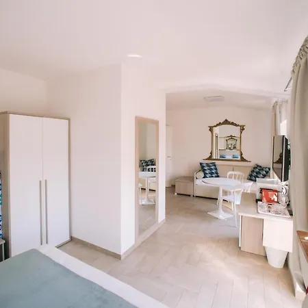 Penzion Casa Cavour Garda (Verona)