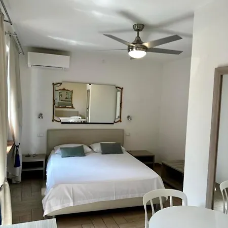 Pensión Casa Cavour Garda (Verona)