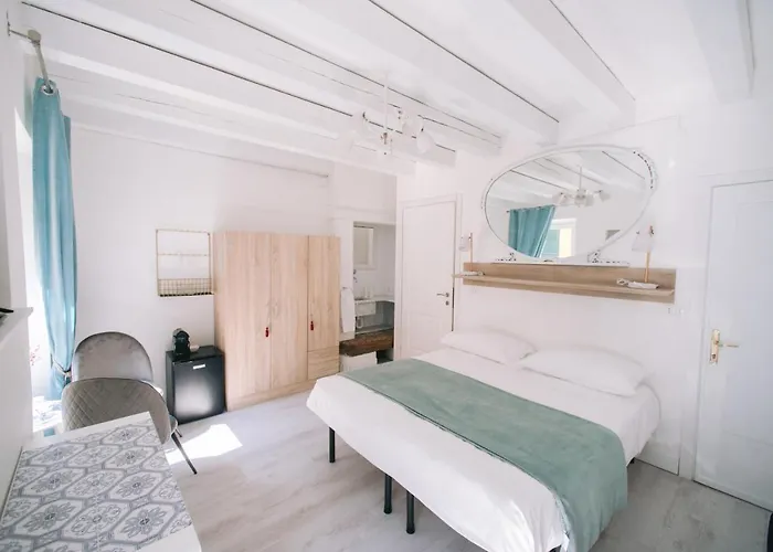 בית הארחה Casa Cavour 4*